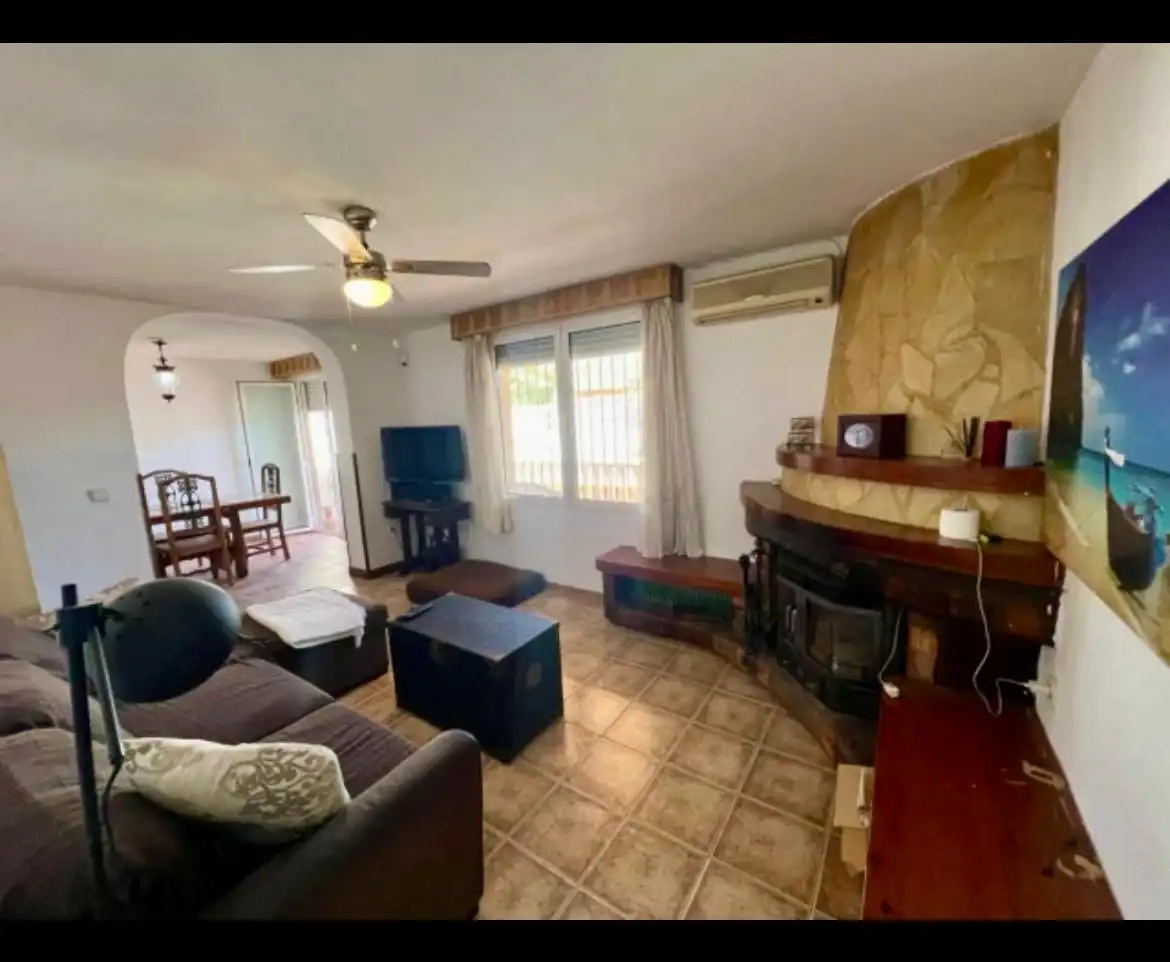 Sala d'estar de Casa o xalet en venda en Elche / Elx amb Aire condicionat, Piscina i Moblat
