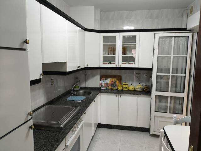 Piso en Venta en Avenida ISIDRO PARGA PONDAL en Laxe