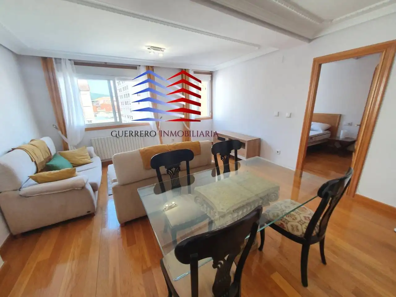 Wohnzimmer von Wohnungen zur Miete in Ourense Capital  mit Heizung, Parkett und Abstellraum