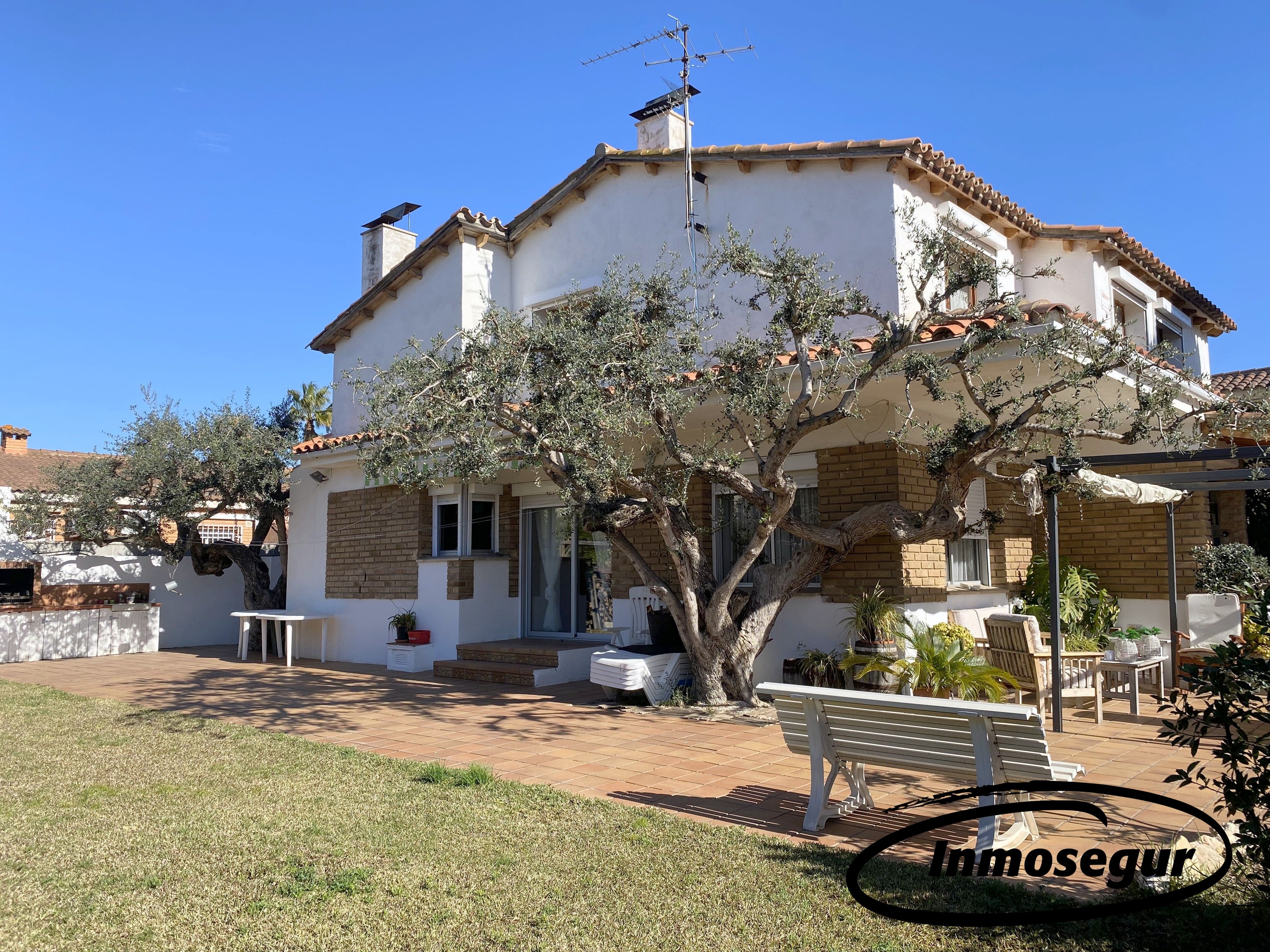 Vista exterior de Casa o xalet en venda en Salou amb Calefacció, Jardí privat i Parquet