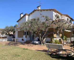 Vista exterior de Casa o xalet en venda en Salou amb Calefacció, Jardí privat i Parquet