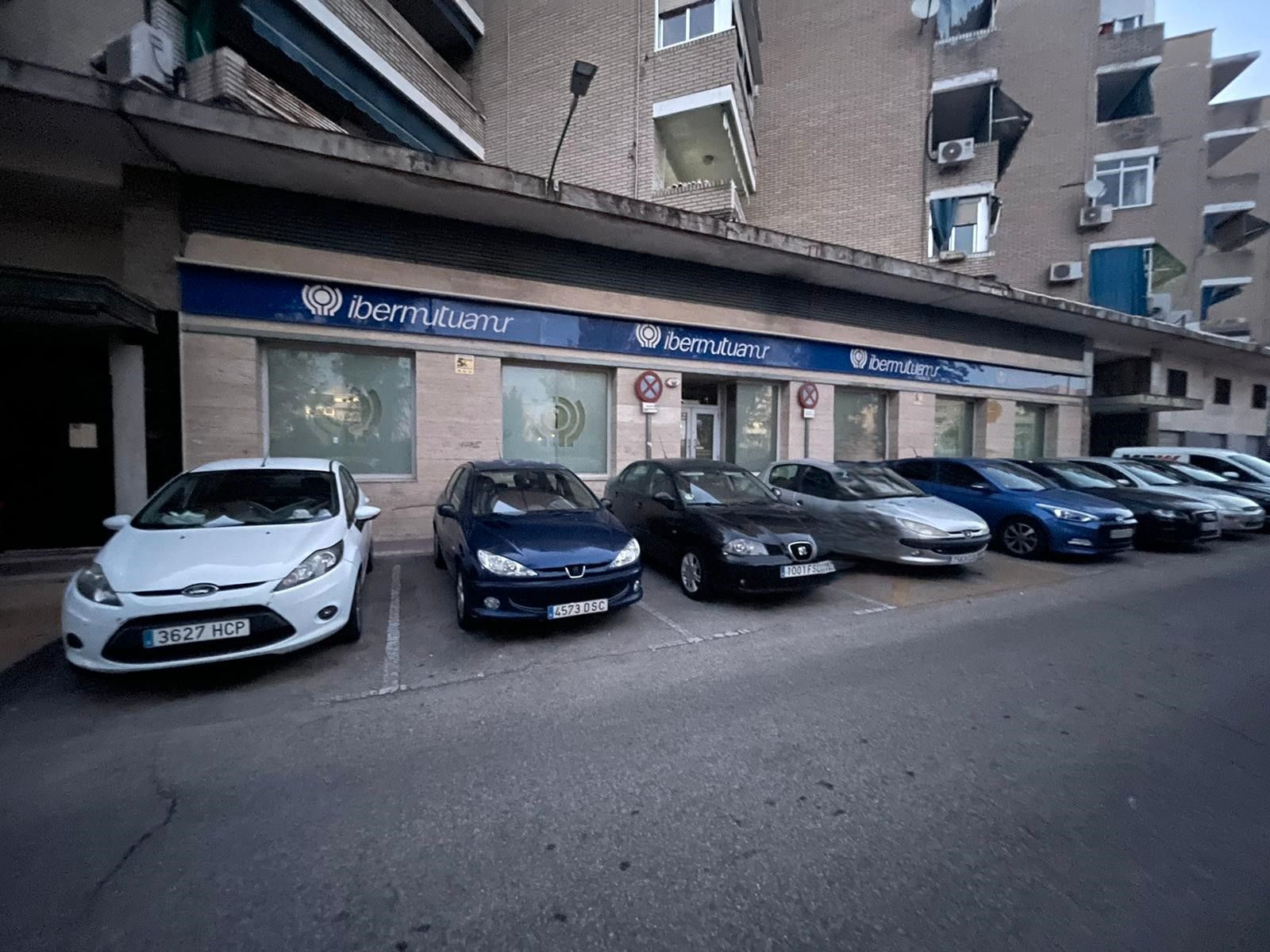 Parking de Local de alquiler en Parla con Aire acondicionado, Calefacción y Alarma