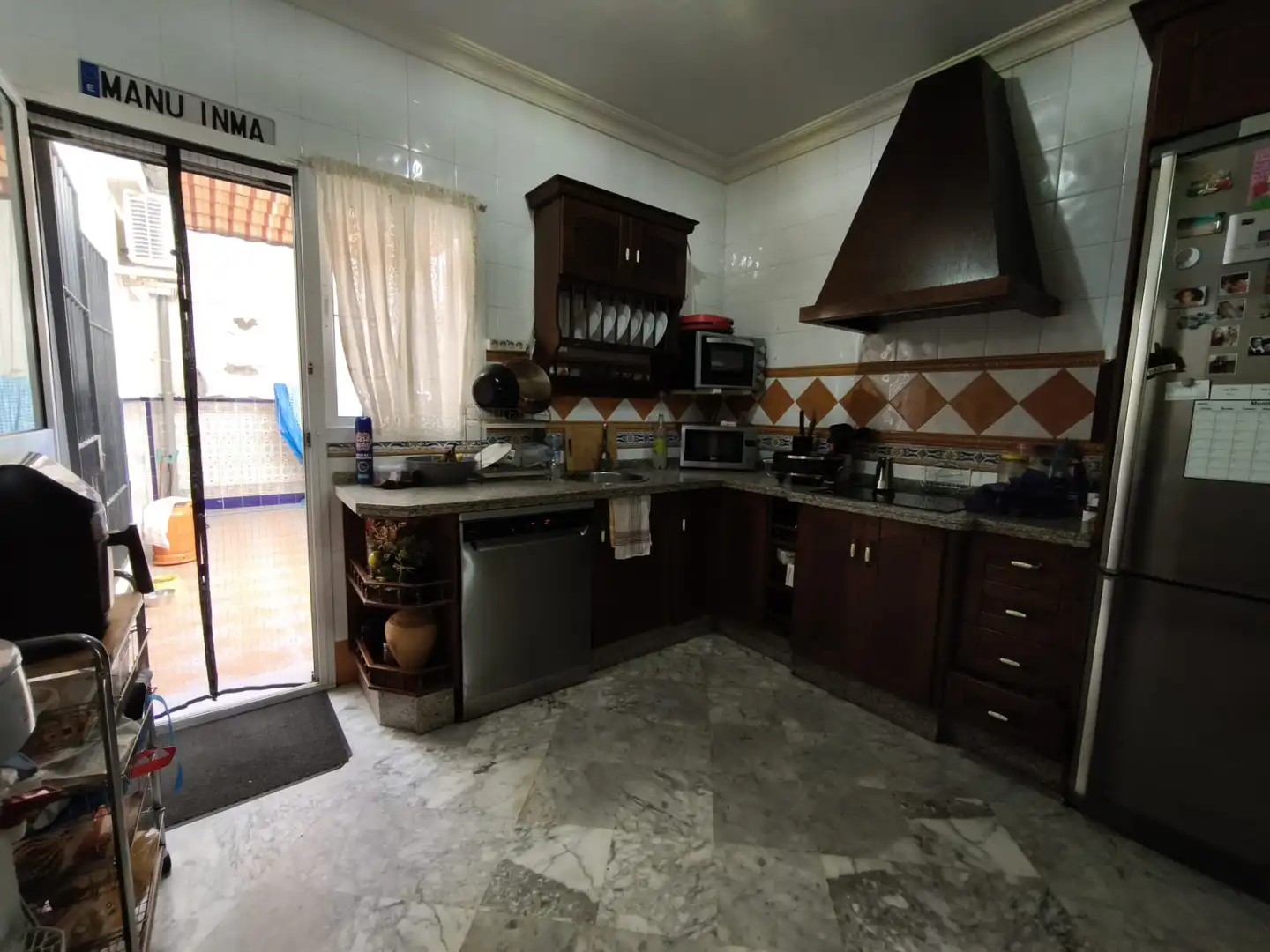 Cuina de Casa adosada en venda en Mairena del Alcor amb Aire condicionat i Moblat