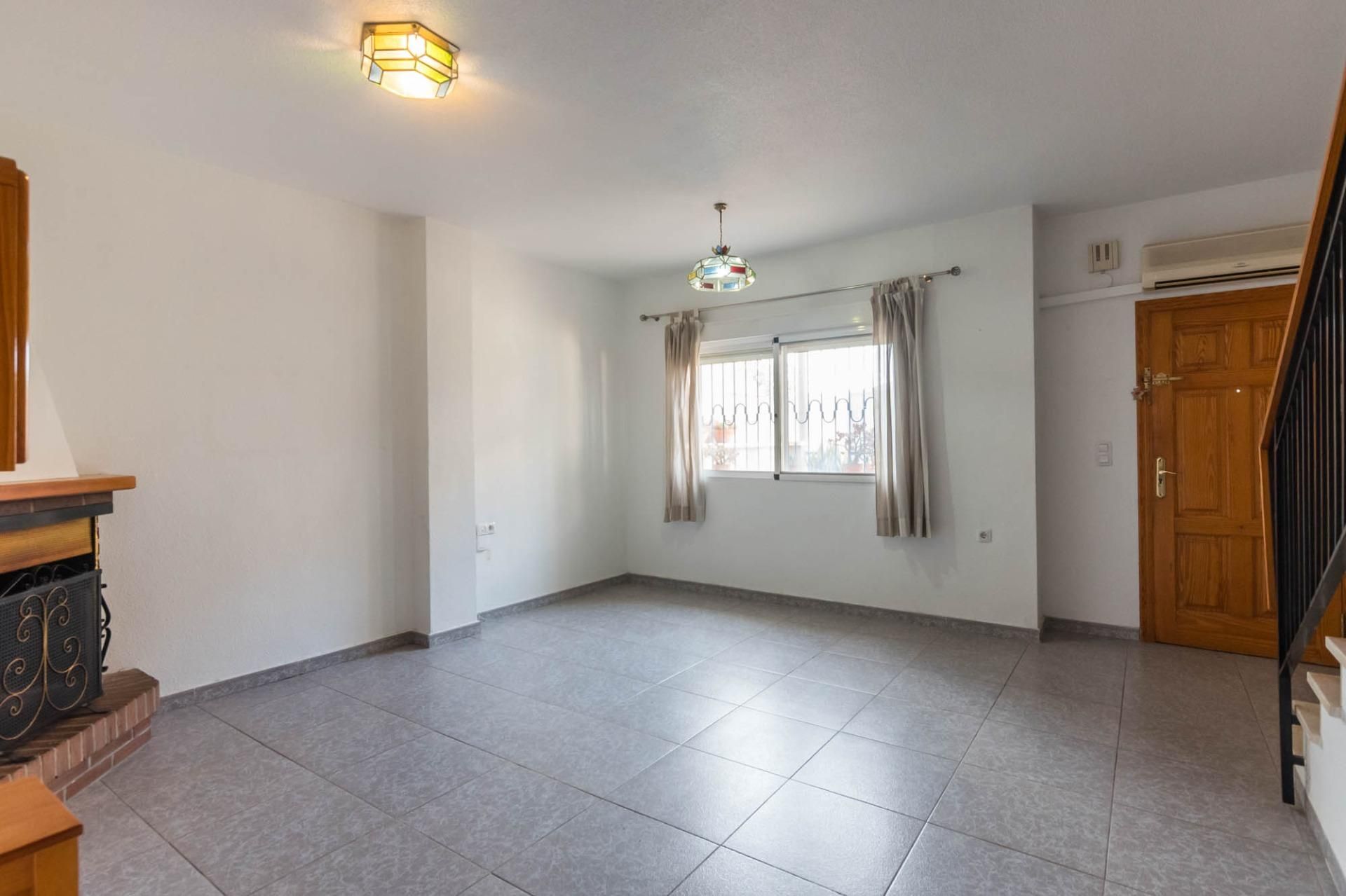 Casa adosada en venta en  Murcia Capital con Aire acondicionado