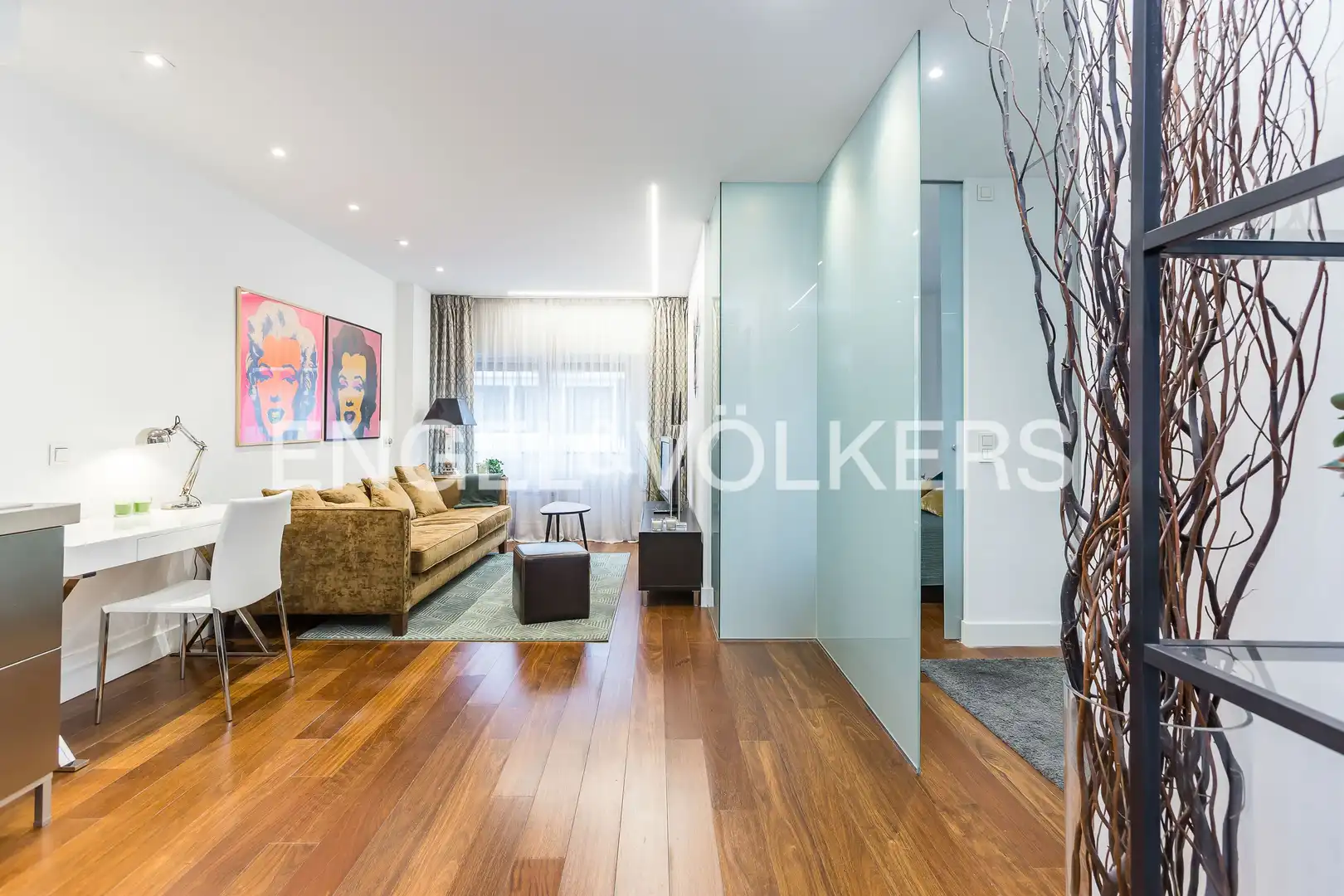 Living room of Flat for rent in  Madrid Capital  with Air Conditioner, Heating and Furnished