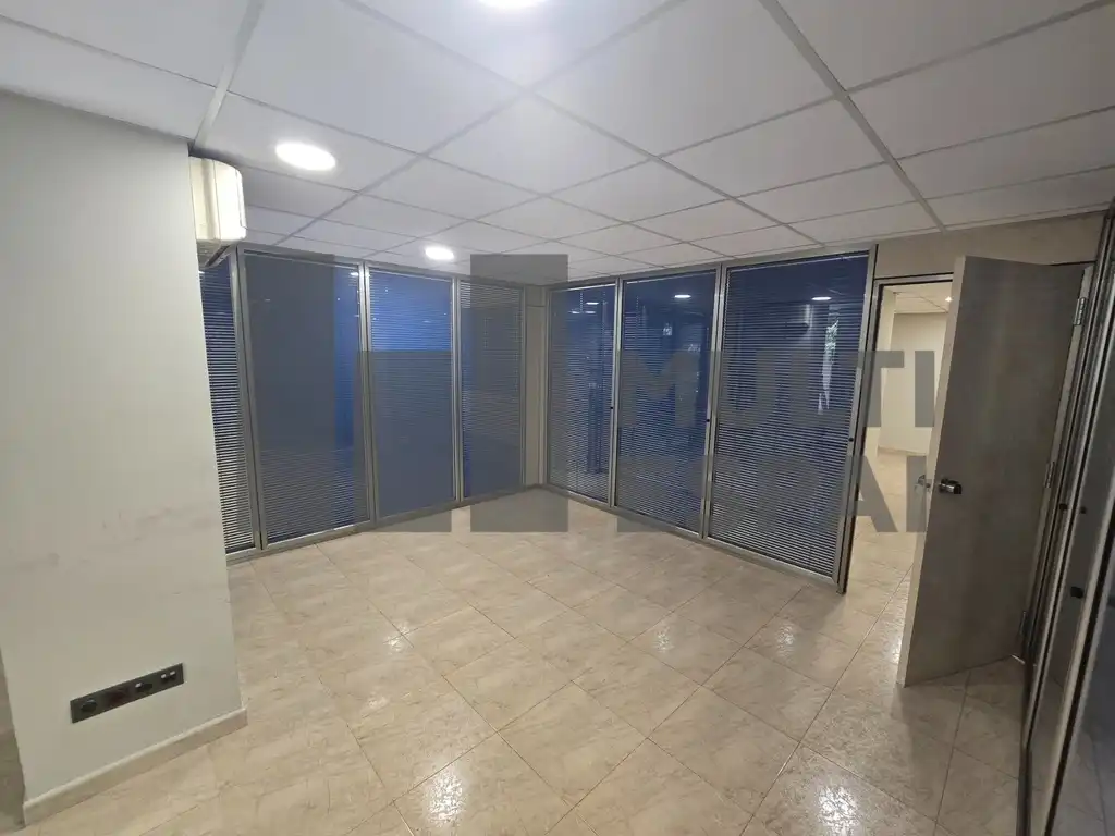 Business premises for sale in Carrer de Viladomat, imagen 19