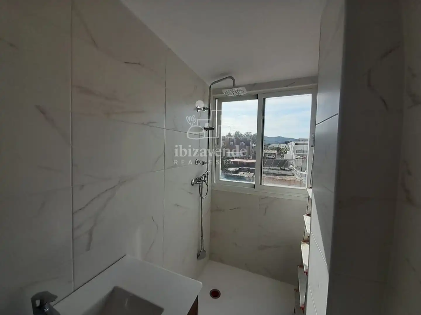 Baño de Piso en venta en Sant Josep de sa Talaia con Aire acondicionado, Calefacción y Terraza