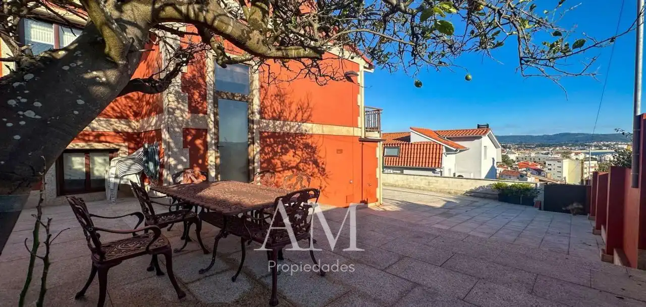 Terrassa de Casa o xalet en venda en Nigrán amb Calefacció, Jardí privat i Terrassa