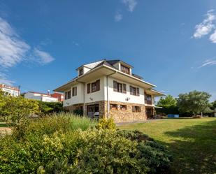 Vista exterior de Casa o xalet en venda en Sada (A Coruña) amb Calefacció, Jardí privat i Traster