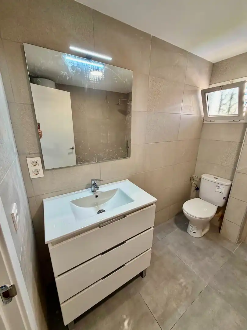 Bathroom of Flat for sale in Fuengirola  with Air Conditioner, Heating and Community pool