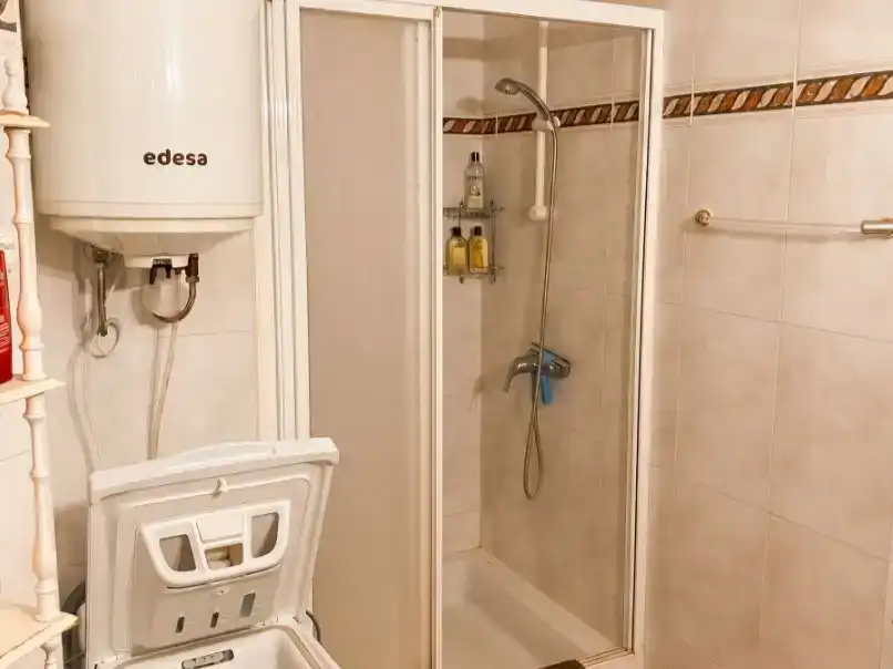 Badezimmer von Wohnung zum Verkauf in Los Silos mit Schwimmbad und Balkon