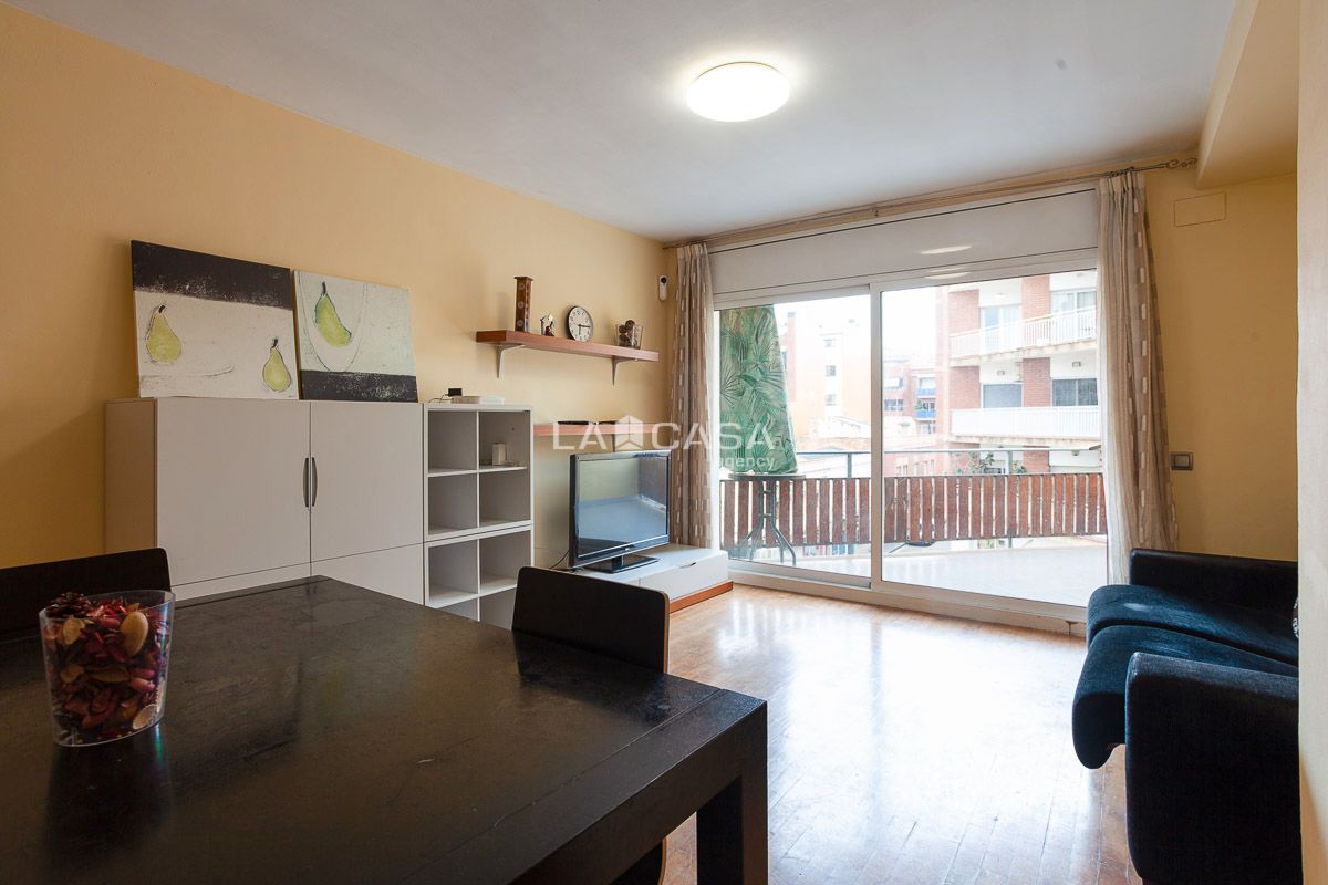 Vista exterior de Piso en venta en Castelldefels con Calefacción y Balcón