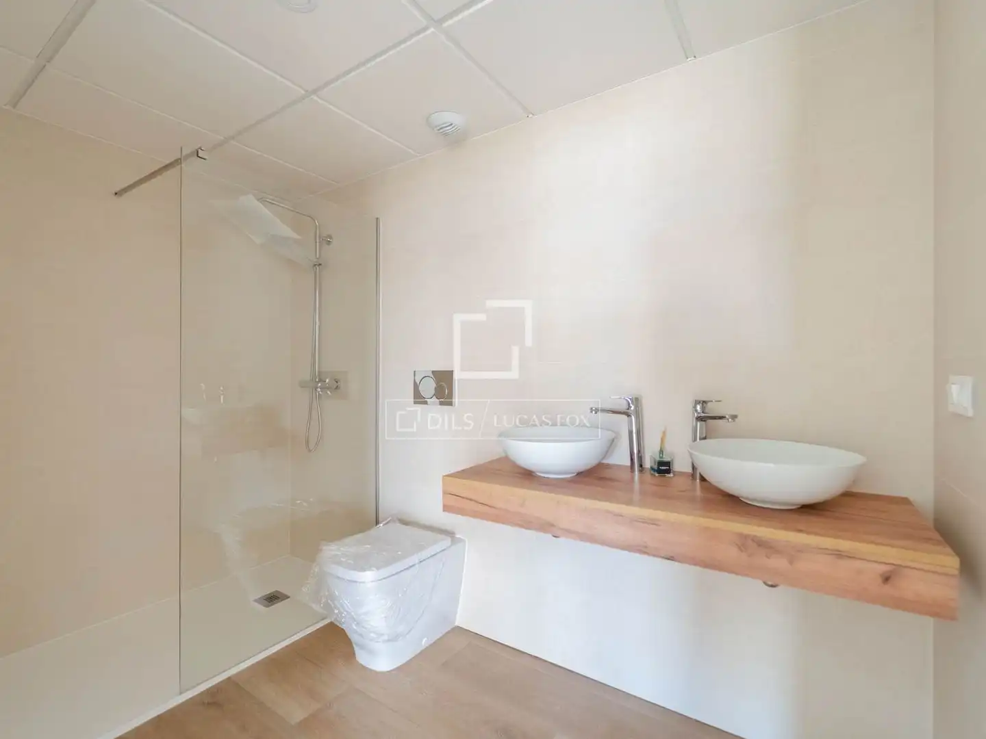Bathroom of Flat for sale in El Puig de Santa Maria  with Air Conditioner, Terrace and Storage room