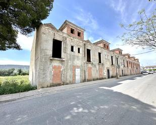Vista exterior de Edifici en venda en Antequera