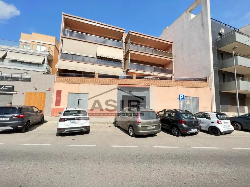 Aparcament de Local en venda en Alberic