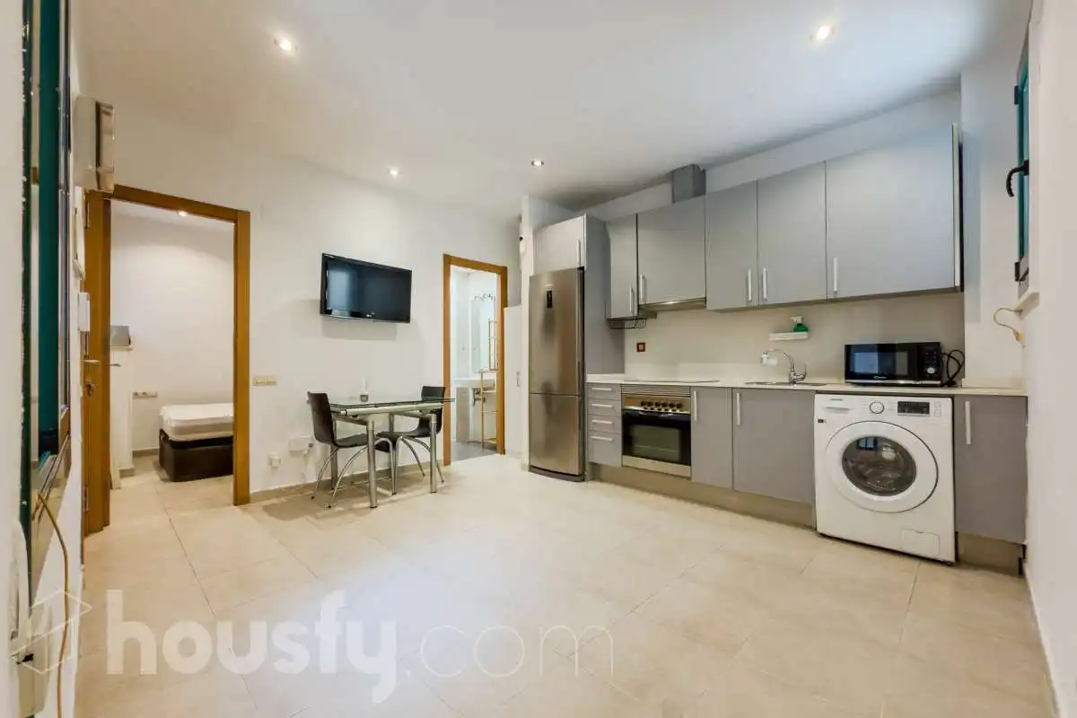 Kitchen of Flat for sale in Barcelona  with Air Conditioner and Furnished