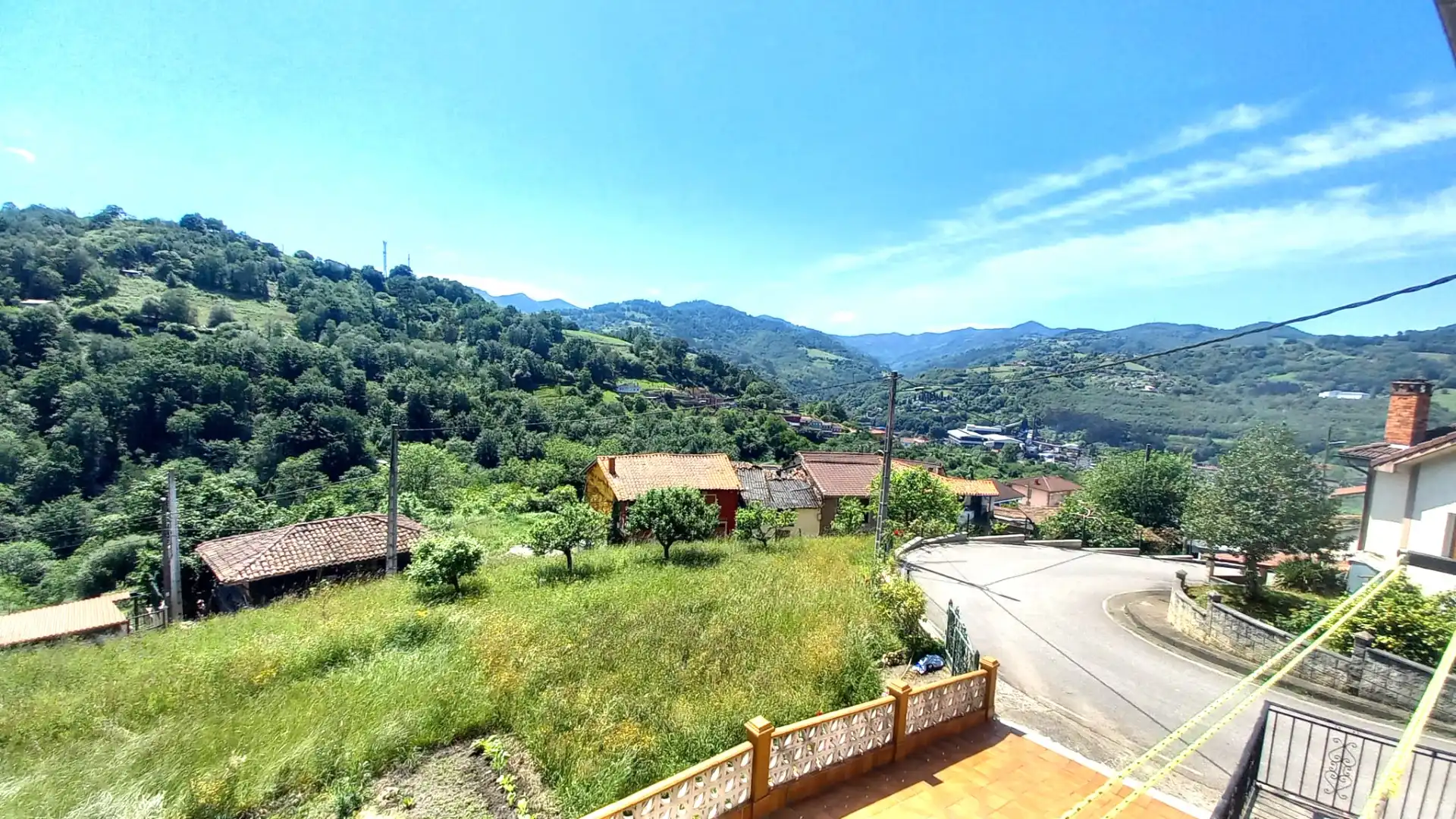 Vista exterior de Casa o chalet en venta en Langreo con Terraza y Amueblado