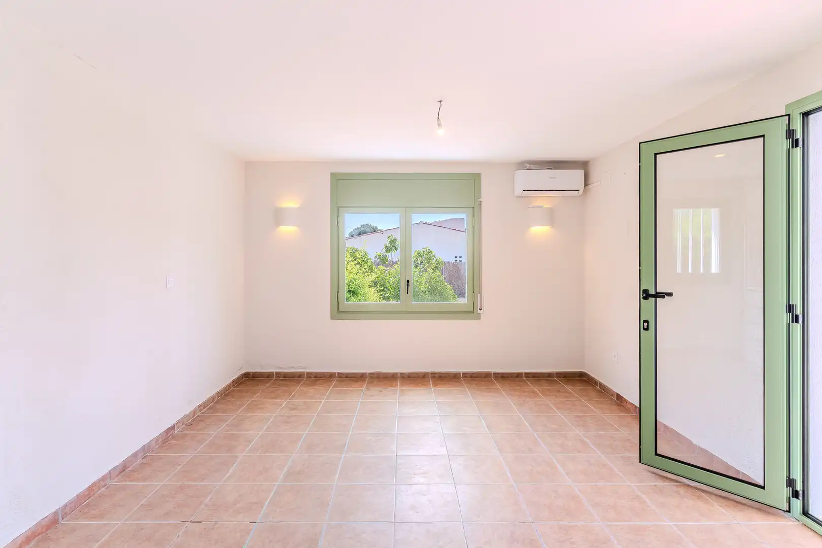 Houses for sale in L'Ametlla de Mar   with Air Conditioner, Heating and Private garden