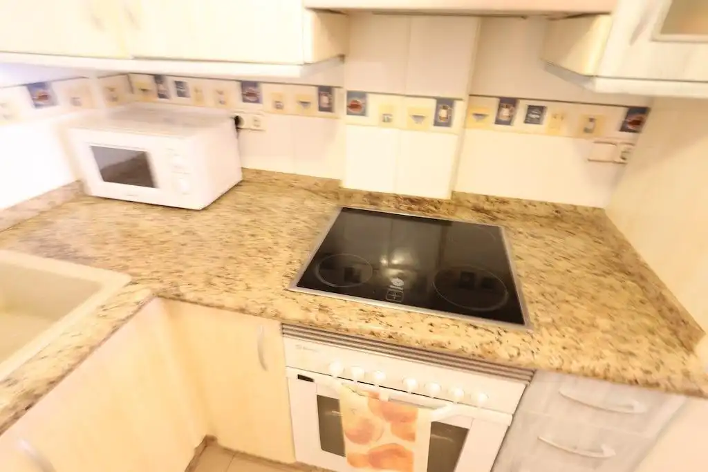 Cocina de Apartamento de alquiler en Orihuela con Aire acondicionado, Calefacción y Terraza