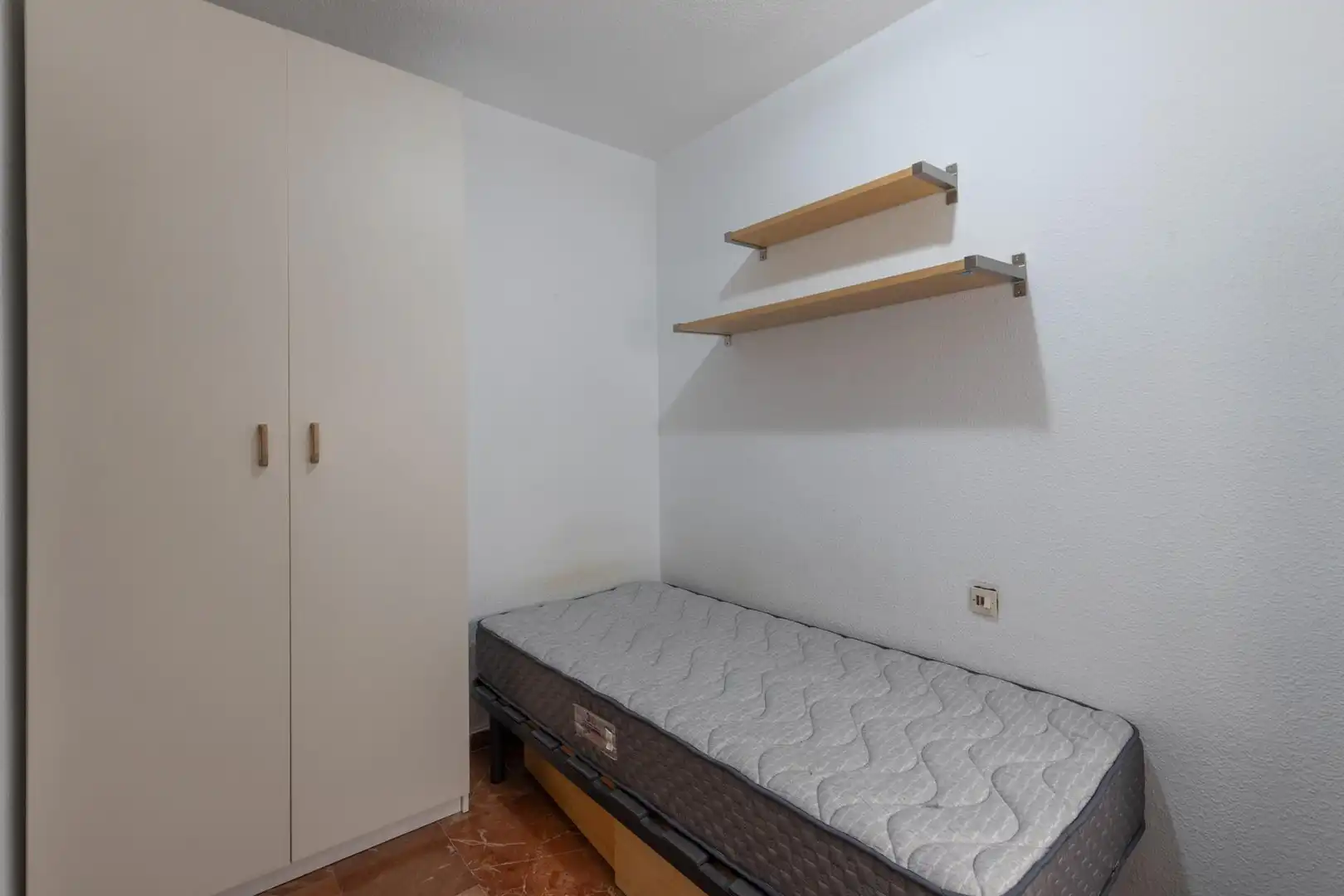 Habitación de Piso en venta en Granada