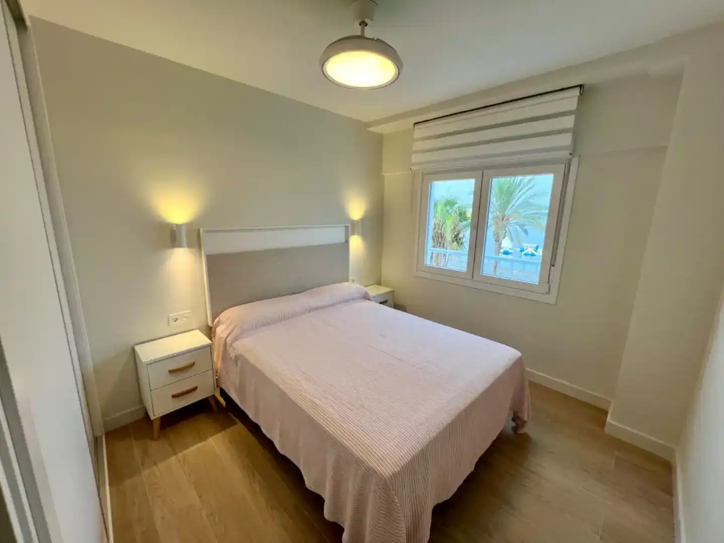 Bedroom of Flat for rent in Almuñécar  with Air Conditioner and Furnished