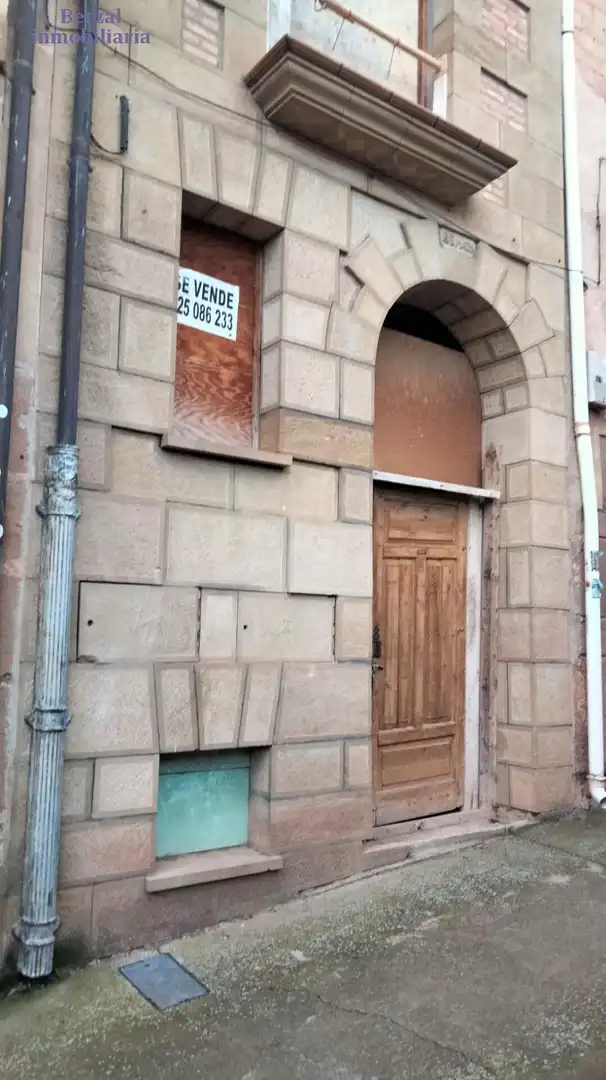 Vista exterior de Casa o xalet en venda en Hormilleja amb Jardí privat i Traster