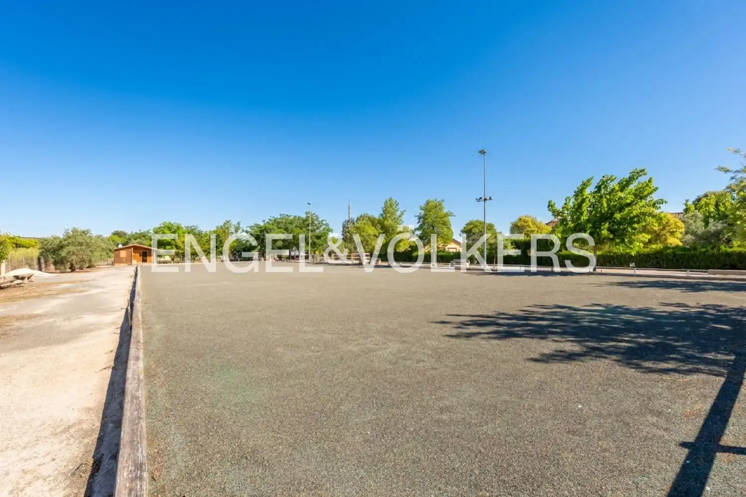 Parking de Casa o chalet en venta en Enguera con Aire acondicionado, Calefacción y Jardín privado