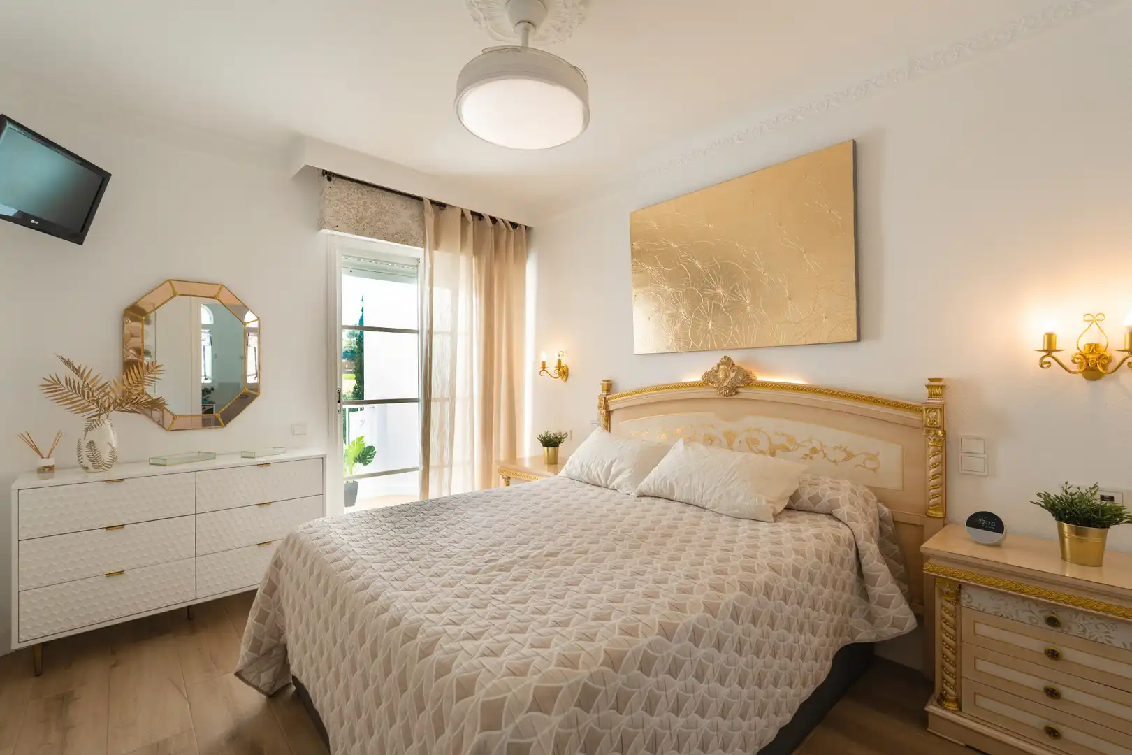Habitación de Casa adosada en venta en Marbella con Aire acondicionado, Terraza y Piscina