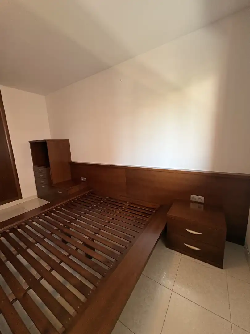 Schlafzimmer von Wohnung zur Miete in Girona mit Klimaanlage, Heizung und Möbliert