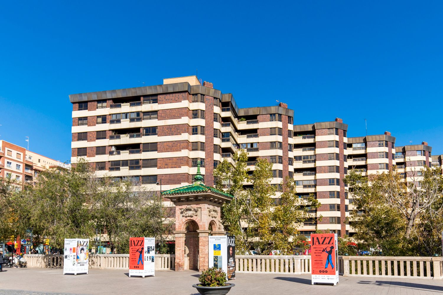 Vista exterior de Piso en venta en  Zaragoza Capital con Aire acondicionado, Calefacción y Parquet