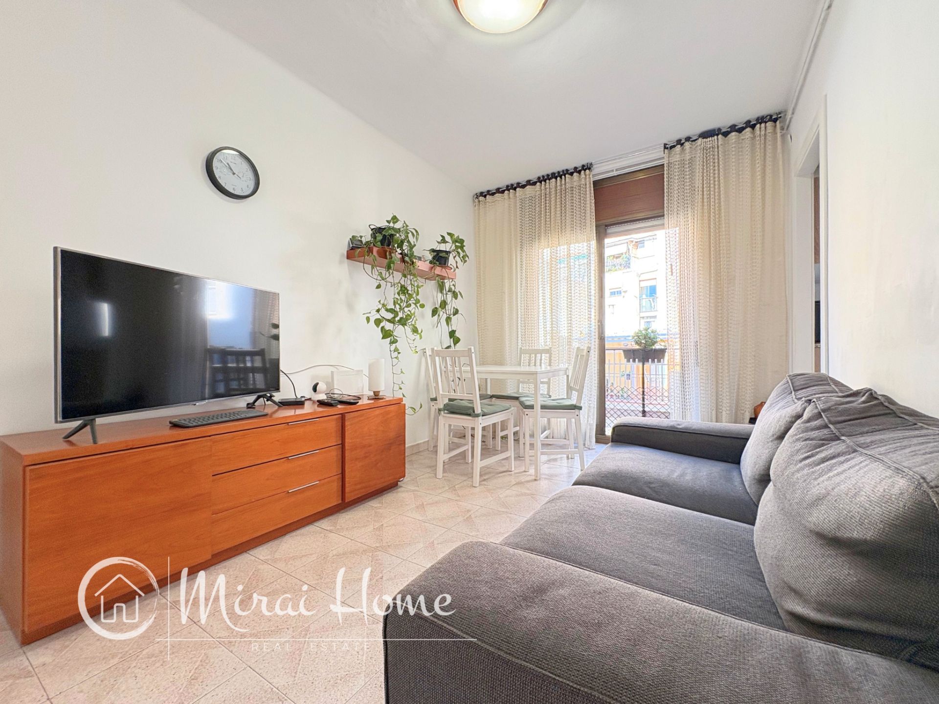 Living room of Flat for sale in  Barcelona Capital  with Heating and Balcony