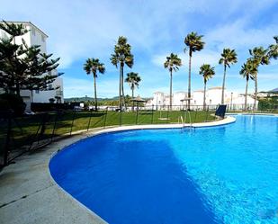 Piscina de Planta baixa de lloguer en Manilva amb Aire condicionat, Terrassa i Moblat