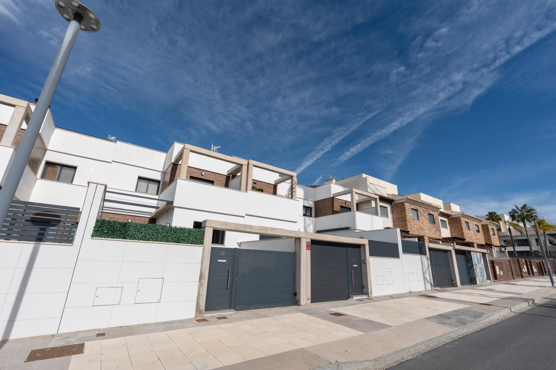Vista exterior de Casa o chalet en venta en Motril con Aire acondicionado, Terraza y Trastero