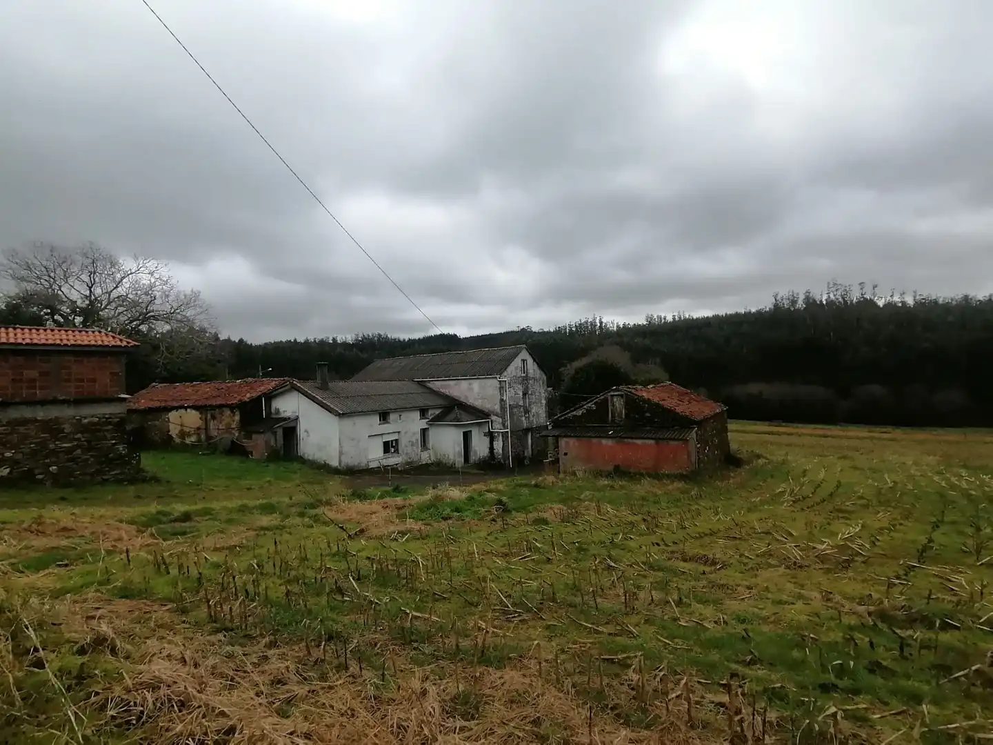 Casa rústica amb jardí en venda a Valdoviño