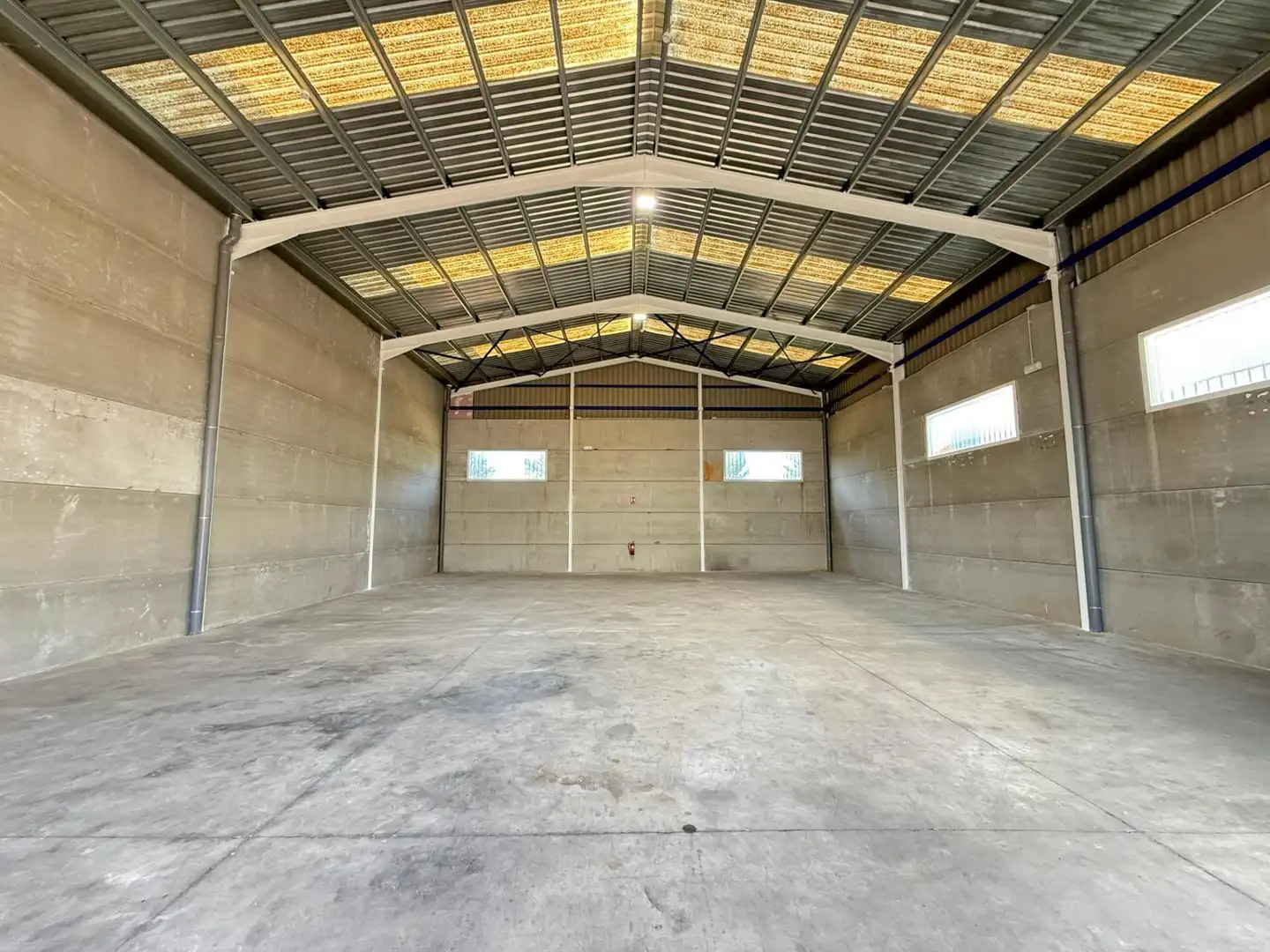 Nave industrial in affitto a Senyera