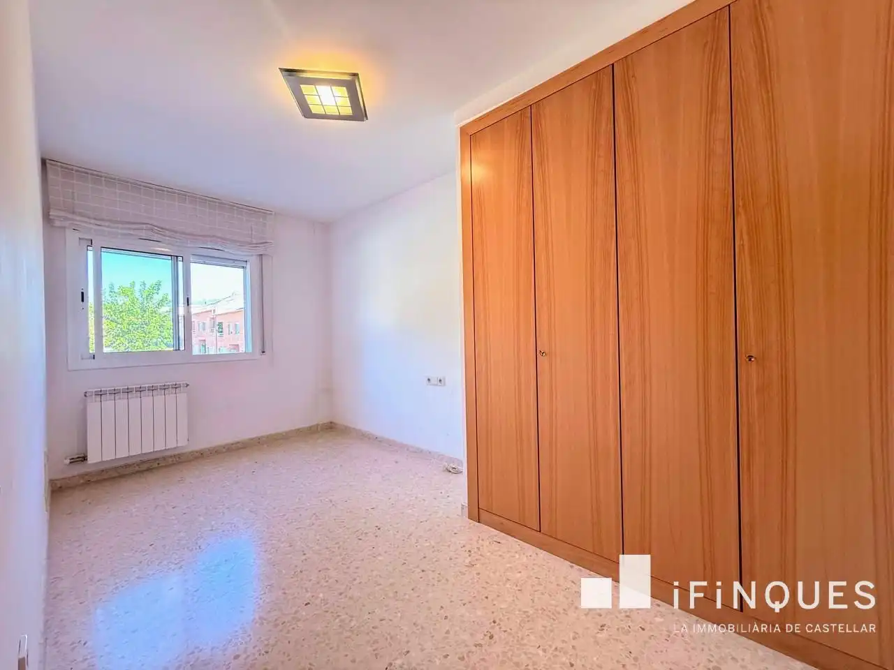 Habitación de Casa o chalet en venta en Castellar del Vallès con Aire acondicionado, Calefacción y Jardín privado