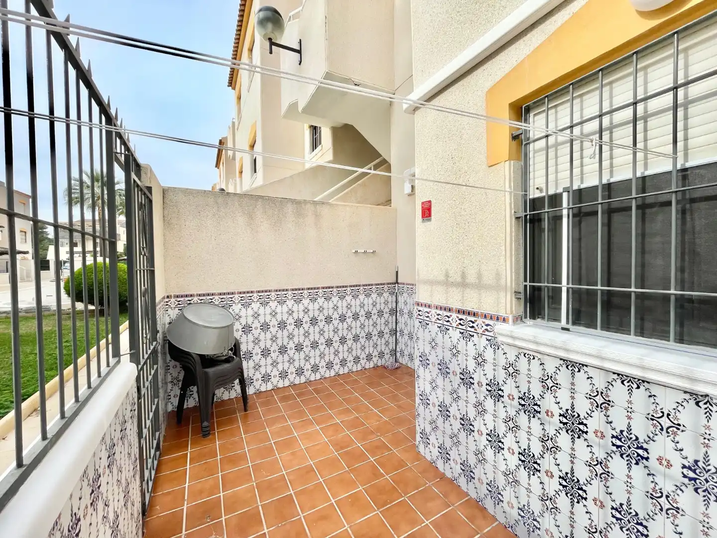 Balcony of Ground floor for rent in Torrevieja  with Air Conditioner, Heating and Private garden