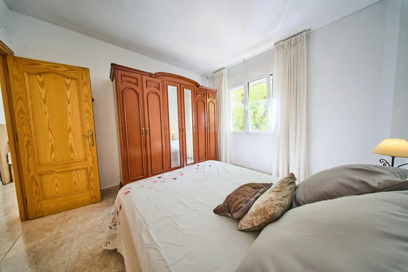 Bedroom of Flat for sale in Granada  with Air Conditioner and Balcony