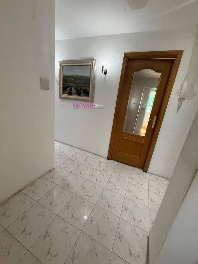 Wohnung zum Verkauf in Madrid mit Klimaanlage, Terrasse und Möbliert