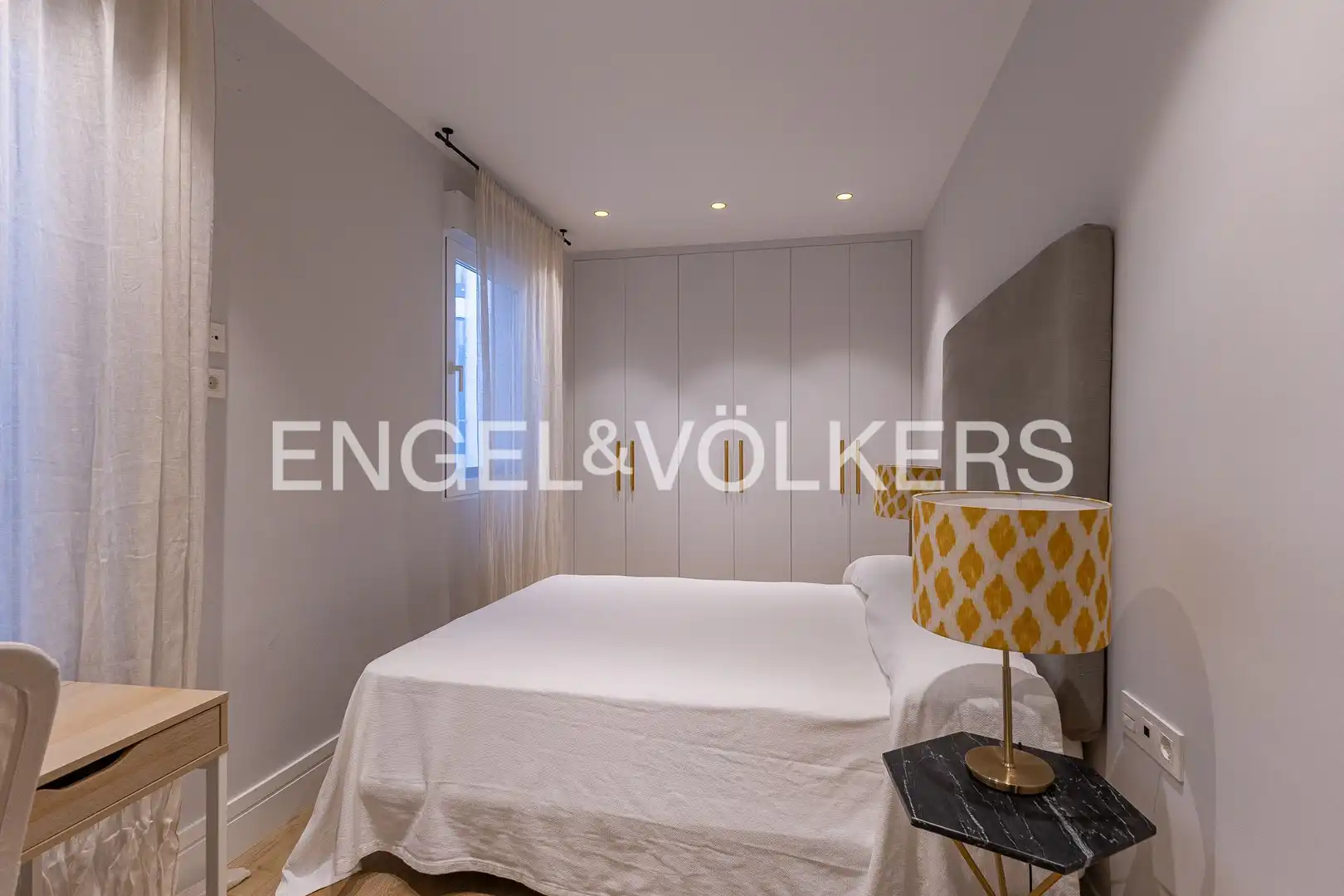 Bedroom of Flat for sale in Madrid  with Air Conditioner, Heating and Furnished