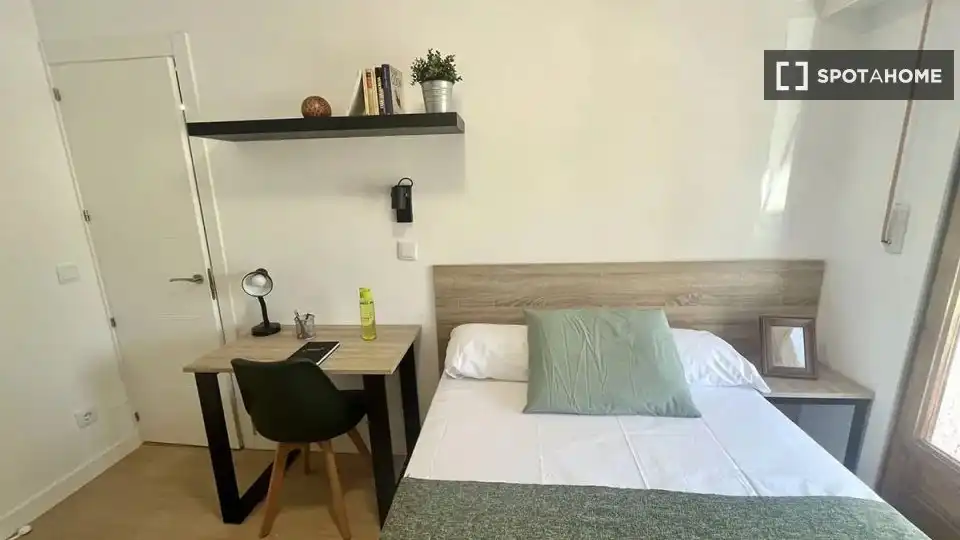 Bedroom of Flat for rent in Madrid  with Air Conditioner, Heating and Furnished