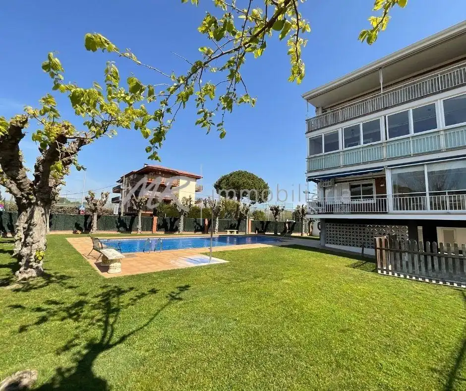 Piscina de Àtic en venda en Gavà amb Aire condicionat, Calefacció i Jardí privat