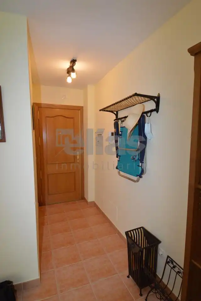 Piso en venta en Cee con Piscina, Amueblado y Balcón