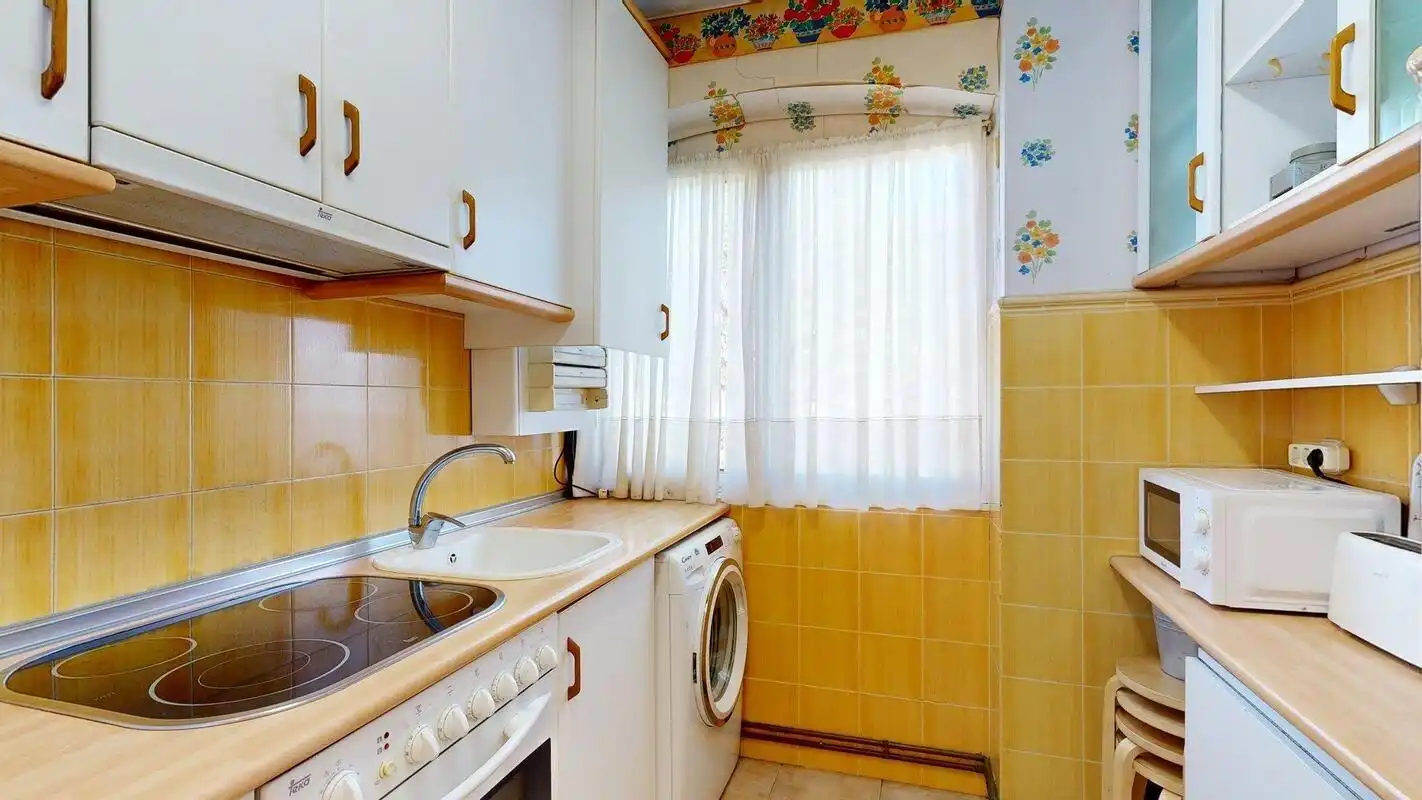 Küche von Wohnung zum Verkauf in Zaragoza mit Klimaanlage und Heizung
