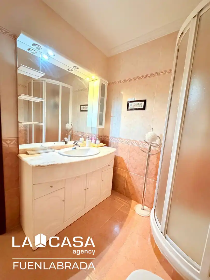 Baño de Piso en venta en Fuenlabrada con Aire acondicionado, Calefacción y Terraza
