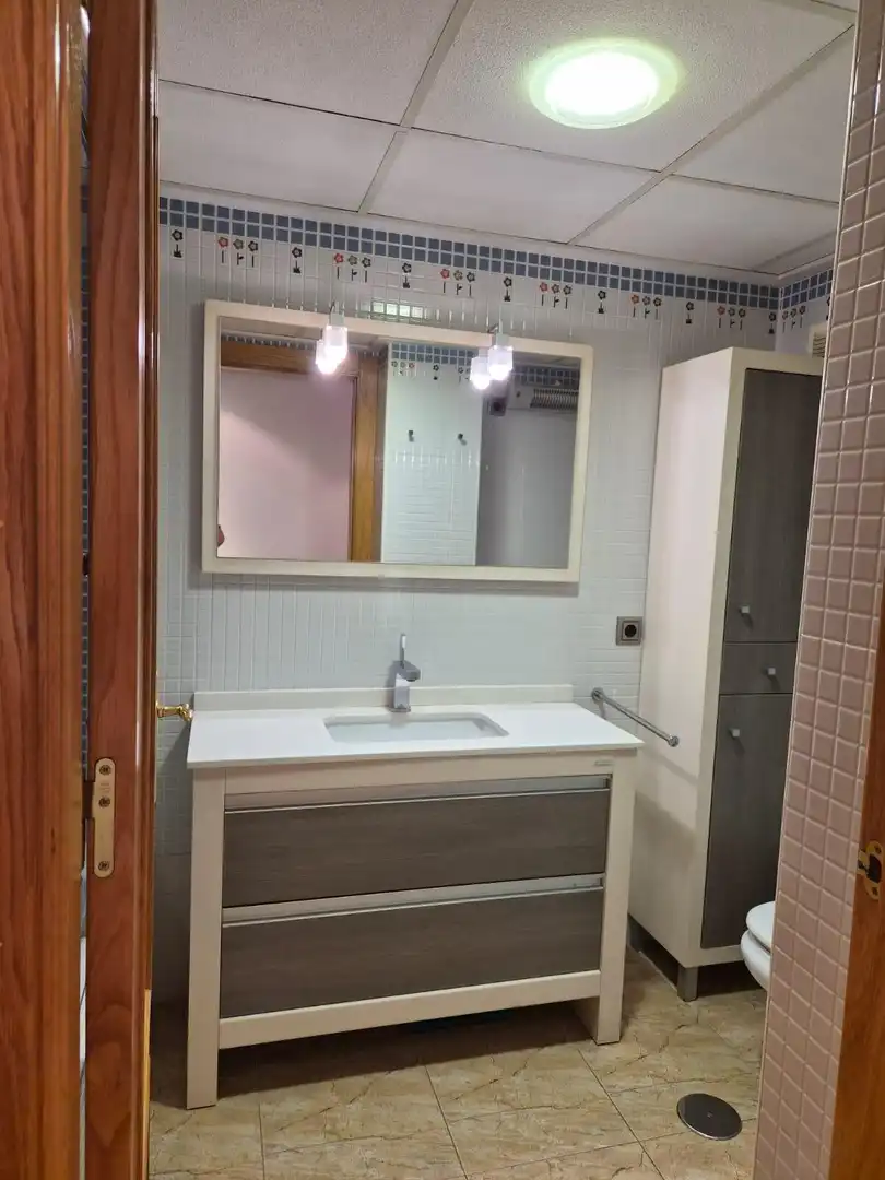 Baño de Piso de alquiler en Molina de Segura con Terraza y Trastero