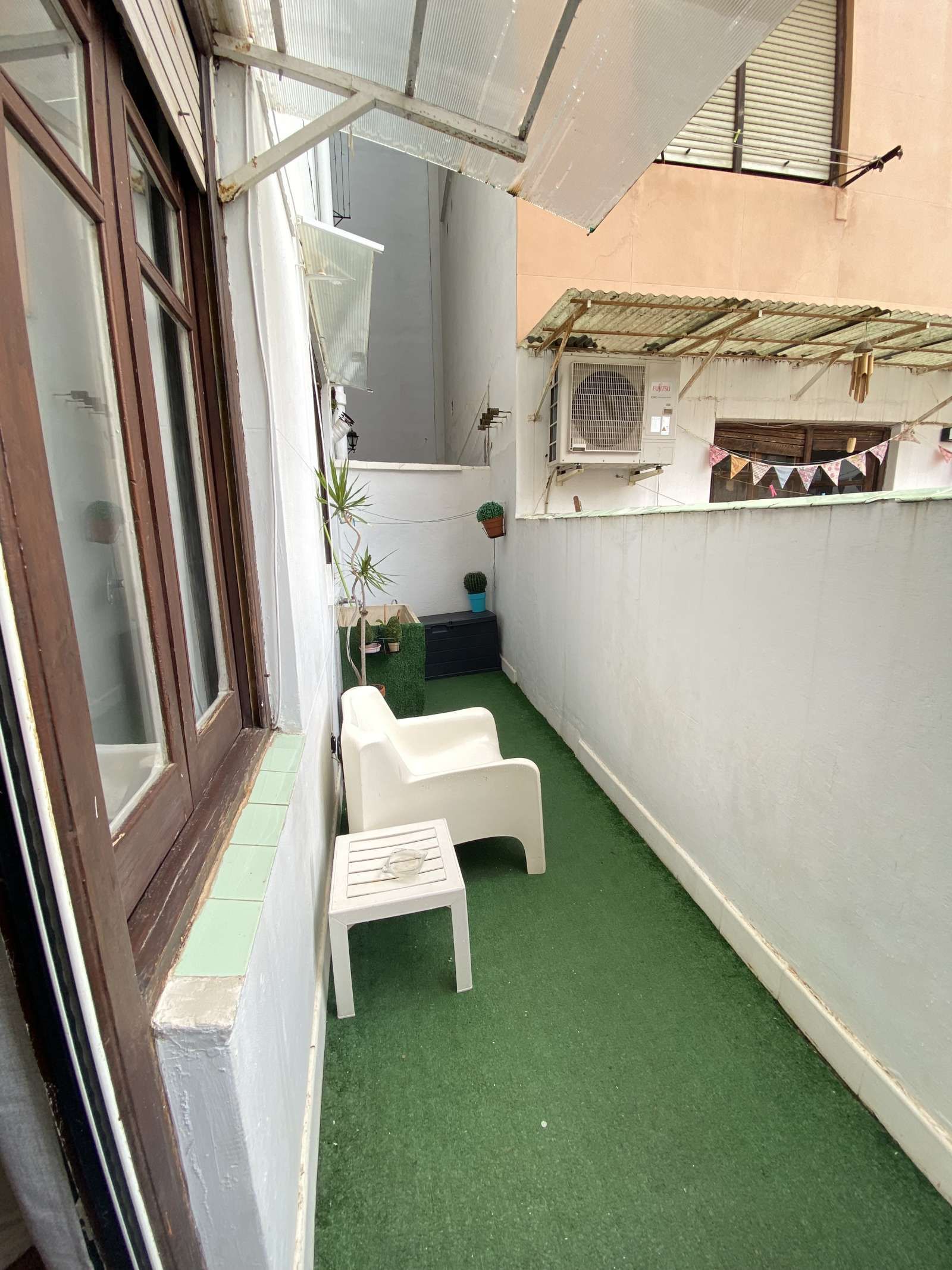 Terrassa de Apartament per a compartir en  Valencia Capital amb Aire condicionat, Calefacció i Terrassa