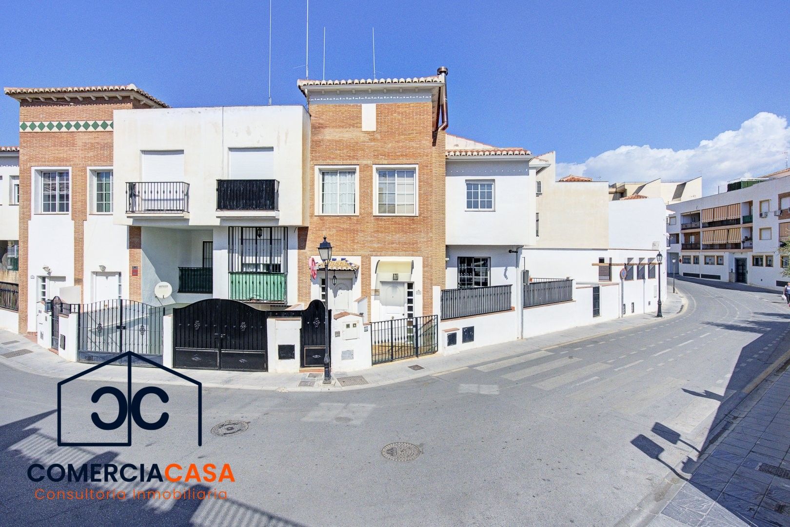 Exterior view of Single-family semi-detached for sale in Gójar  with Heating, Terrace and Furnished