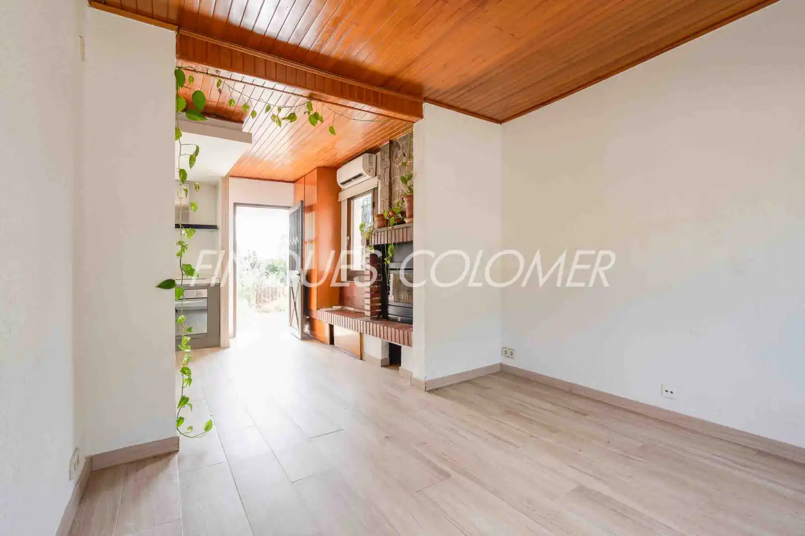 Sala de estar de Casa o chalet en venta en Rubí con Aire acondicionado, Jardín privado y Terraza
