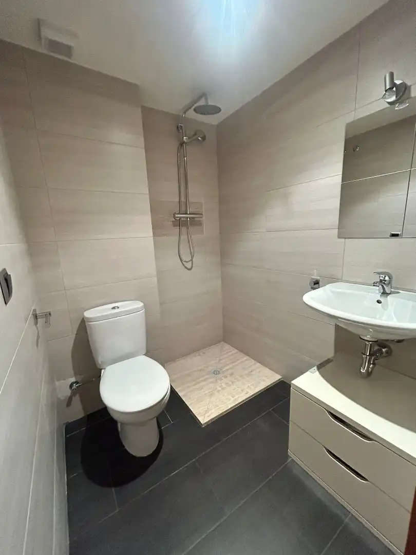Flat for rent in Carrer del Castell de Solterra, 18, Montilivi